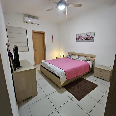 Qawra Two Bedroom Apartment St. Paul's Bay
